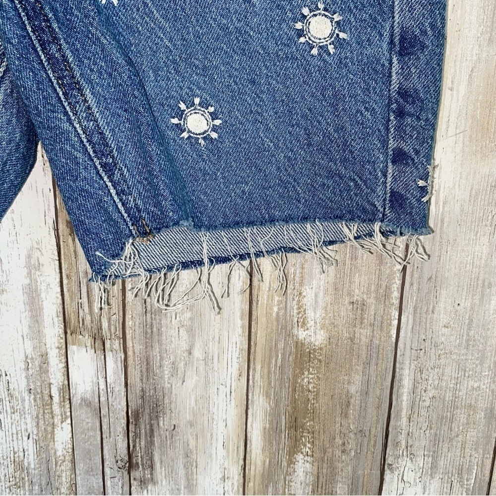 NWT Pacsun Kids Flower Embroidered Shorts - Picture 4 of 6